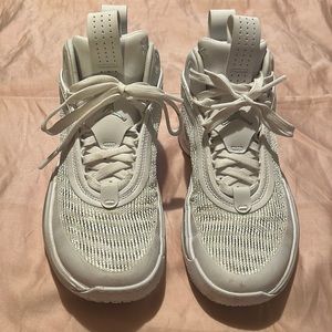 Jordan basketball shoes size 8.5 in women’s